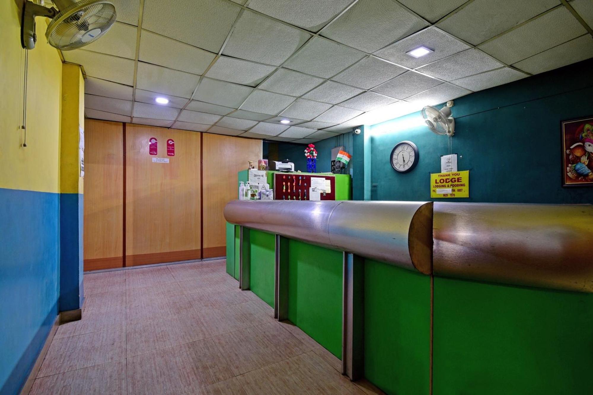 Oyo Flagship Thank You Lodge Nac Dispur Buitenkant foto